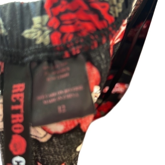 EUC Torrid Retro Chic Love Dice Roses Blk Skull Pin Up Circle Skirt Dress 12 - Picture 12 of 15